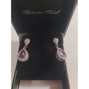 Gold Coast light purple earrins